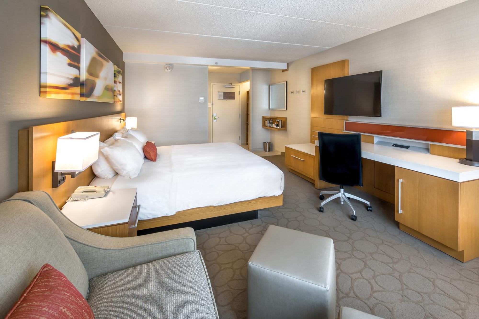 Delta Hotels By Marriott Utica Exterior foto